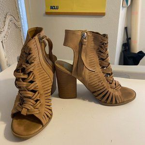 DV By Dolce Vita Alyson Peep Toe Bootie- 6